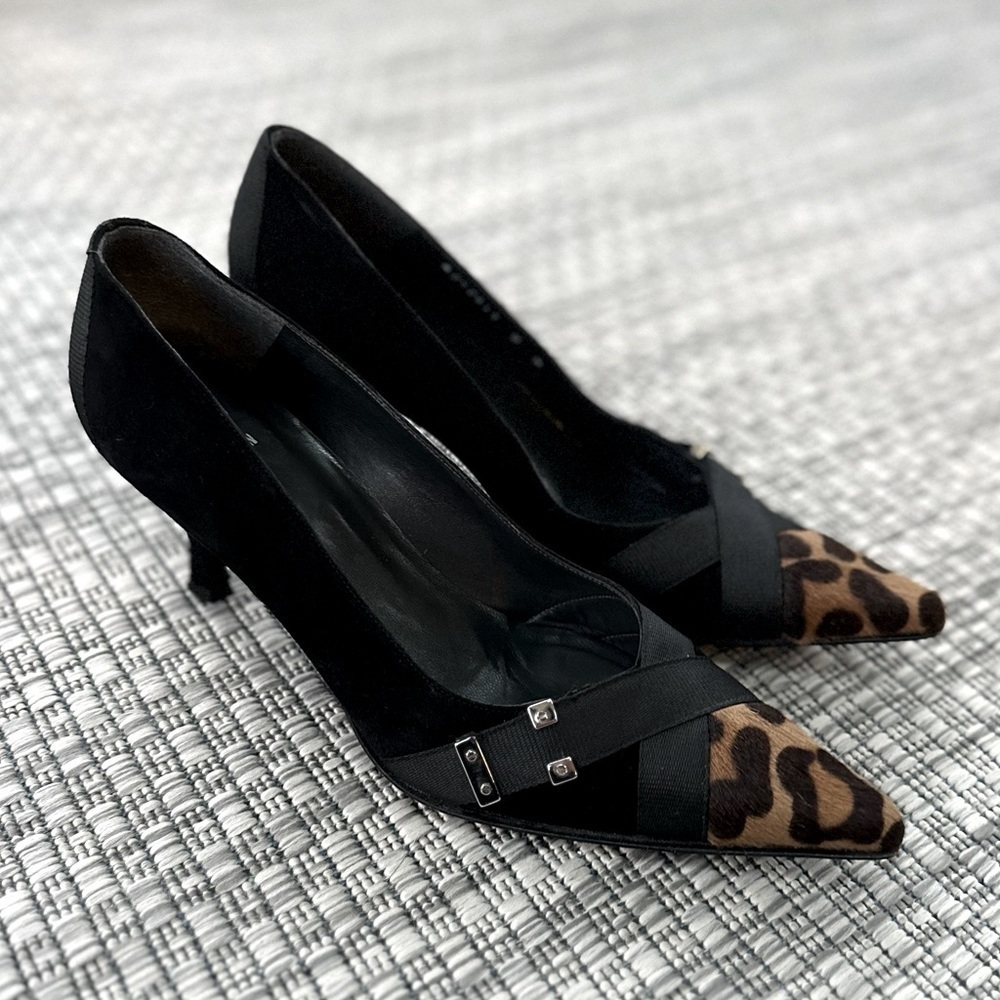 Stuart Weitzman Viceroy Black Suede Haircalf Toecap Kitten Heel Pumps 9M